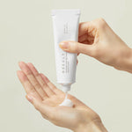 Carregar imagem no visualizador da galeria, Needly Panthenol Water Gel Cream dispensed into hand
